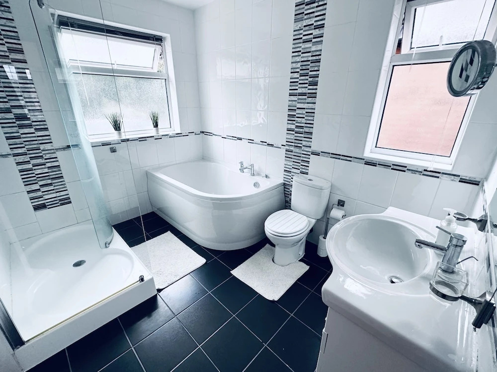 Impeccable 3-bed House in Nottingham Central