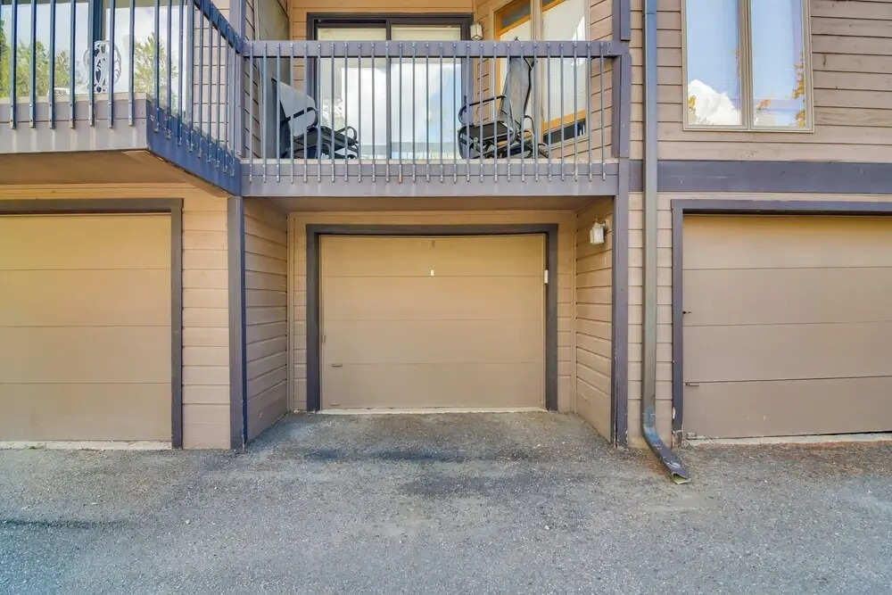 6 Mi to Winter Park: Mtn-view Condo w/ Balcony!