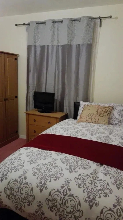 Manor 3bed House With Garden