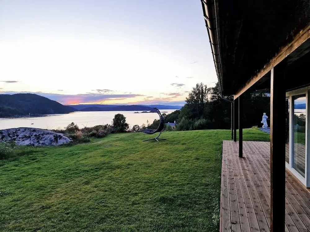 Modern cabin with a panoramic view of the Oslo Fjord