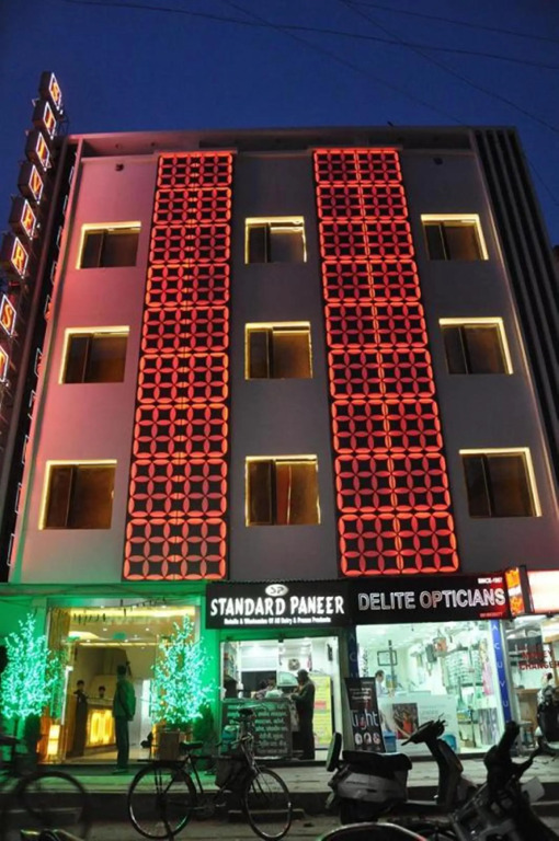 Alaya Stays Hotel Emperor Palms
