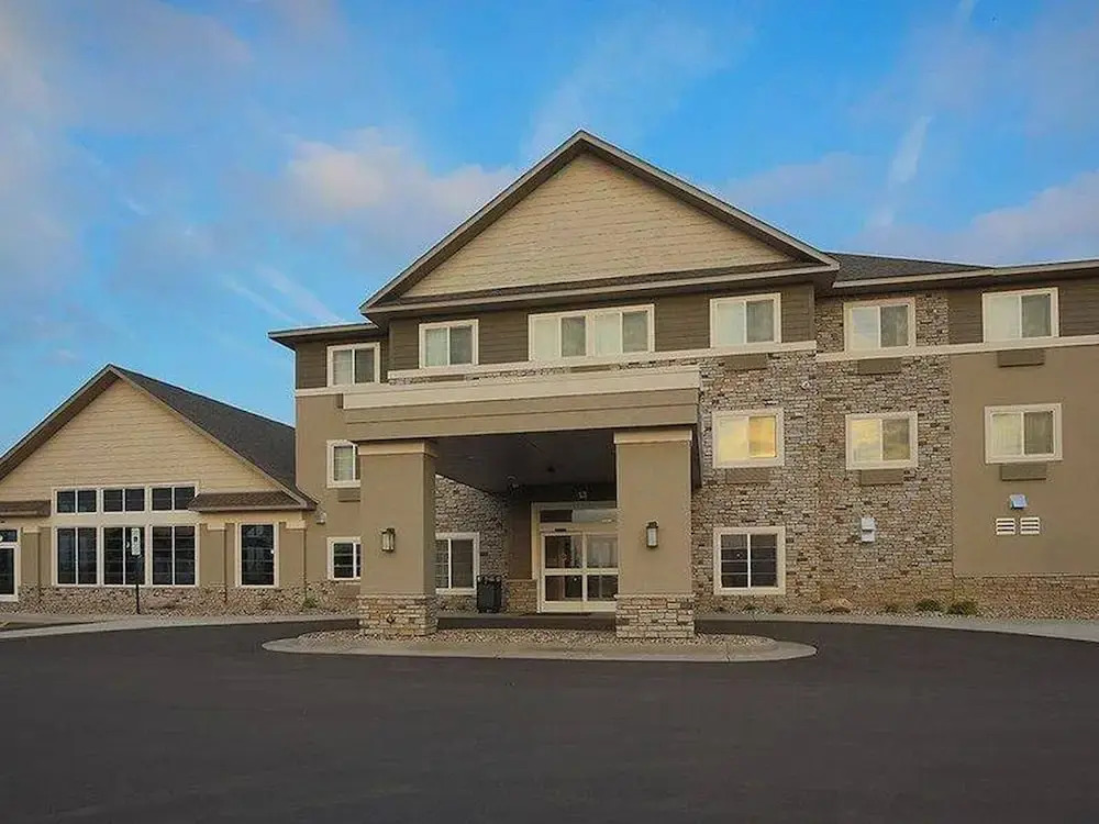 Gateway Park Hotel and Suites