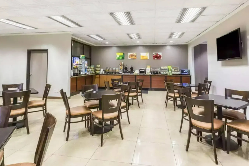 Quality Inn & Suites Los Angeles Airport - Stadium District