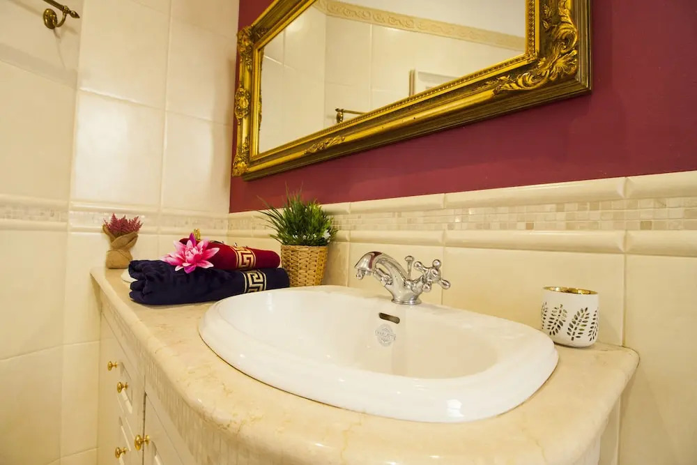 Filip Palace Luxurious Apartment