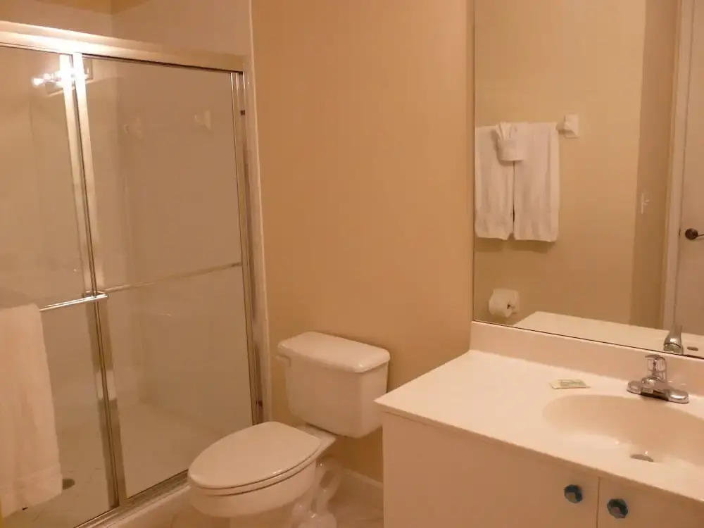 Spacious Condo With sky Views and Steps to South Beach