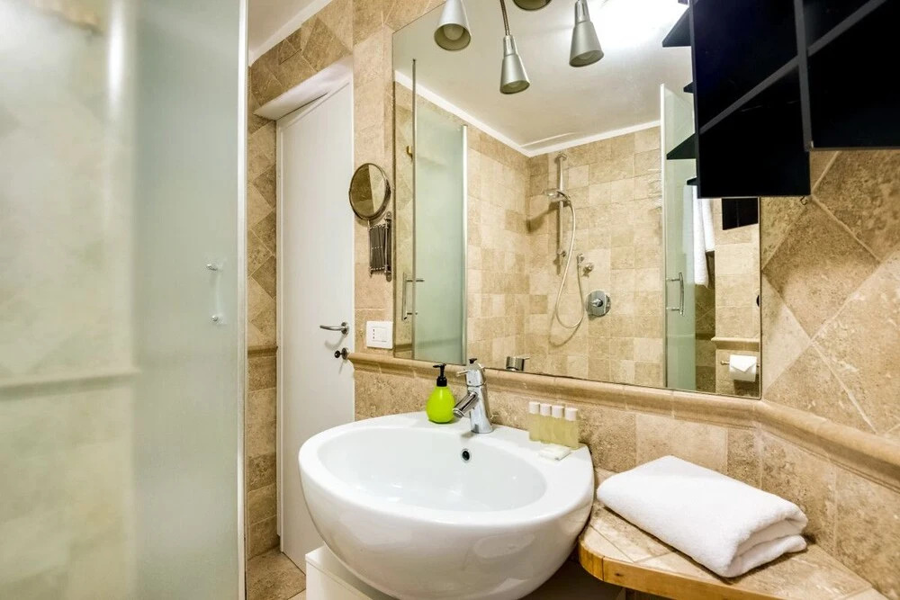 Charming Flat 1 Minute on Foot From Colosseum
