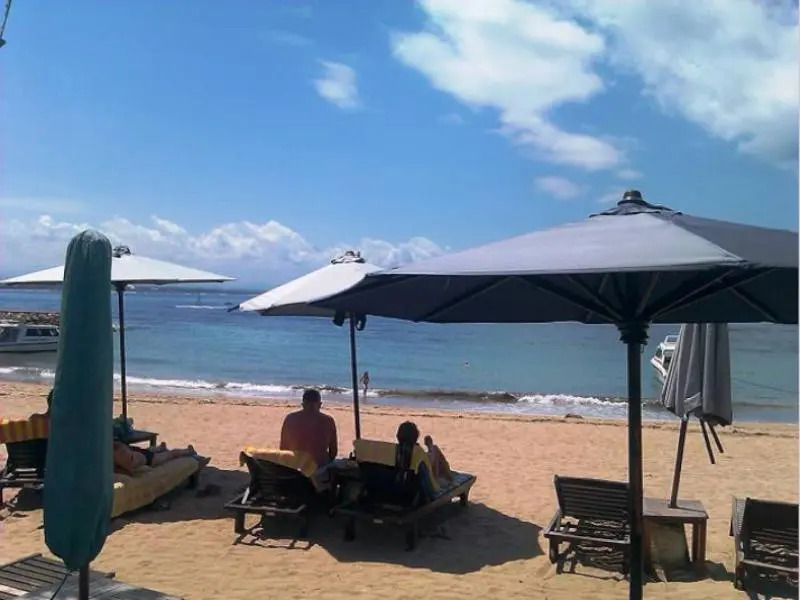 Pollok and Lemayeur Beach Front Hotel