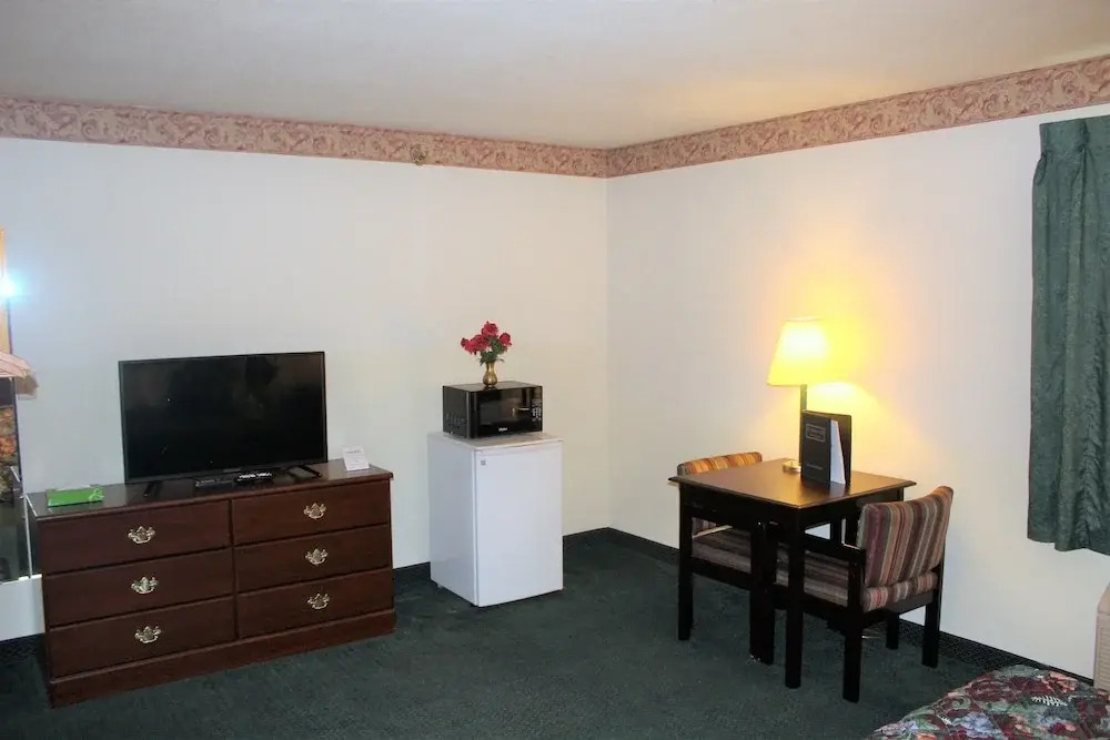 Cumberland Inn and Suites