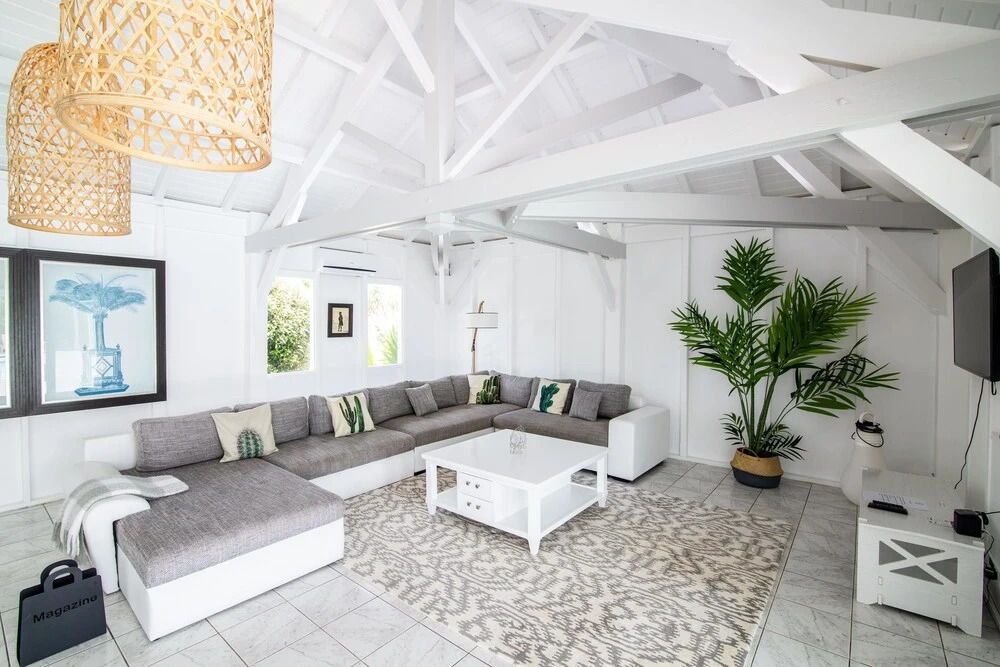Exclusive Terres Basses Location, Heated Pool, Near Beach, Shops, Restos, AC, Free Wifi