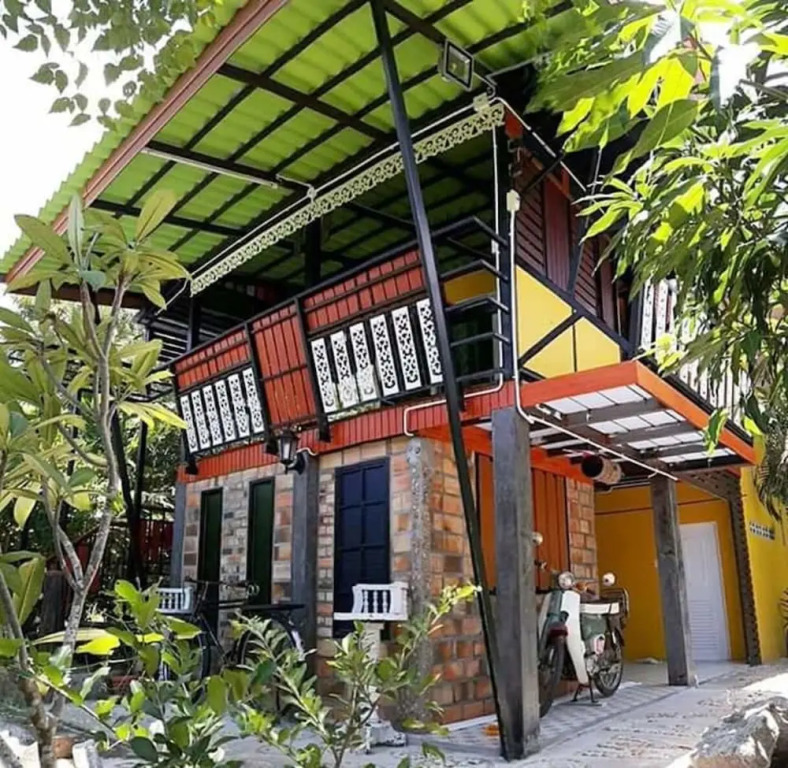 Art-Made Homestay