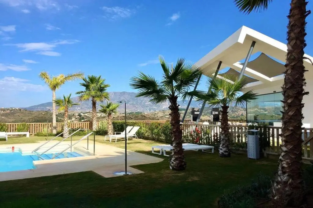 Sea View at Casa Banderas La Cala 3 bed Luxurious holiday home Padel & Gym