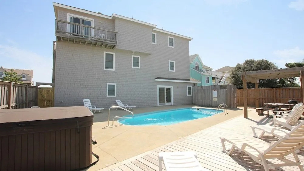 Castaway Sandcastle - 6 Br Home