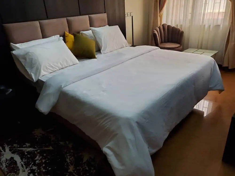 ROYALE CROWN VILLA