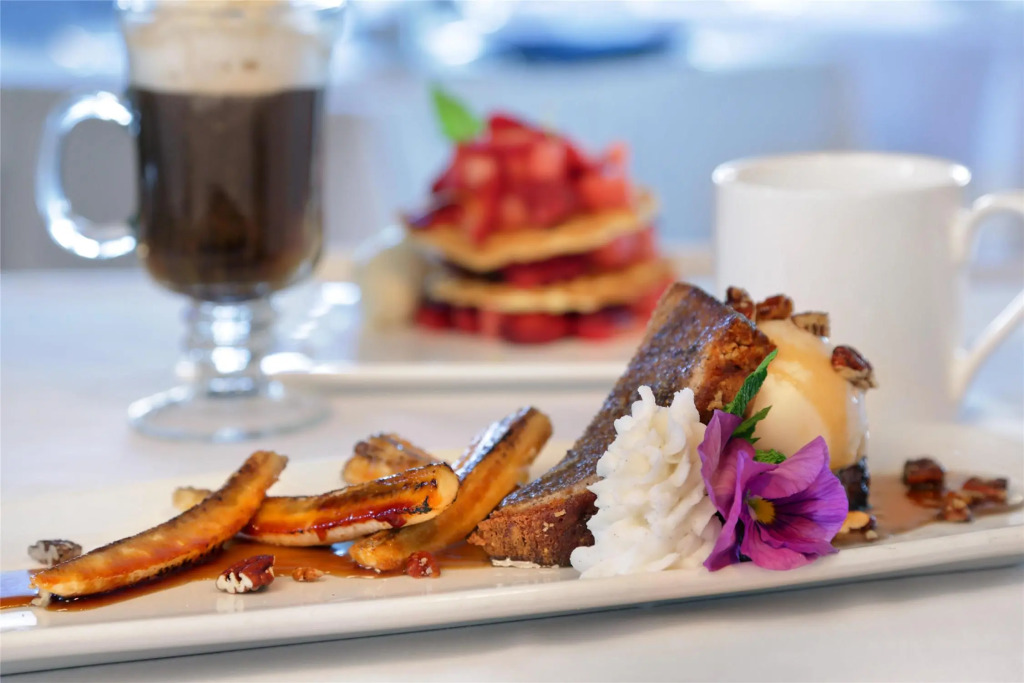 Madison Beach Hotel, Curio Collection by Hilton
