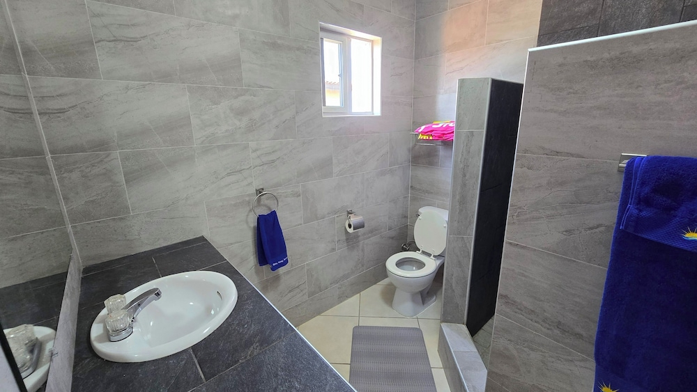 Adorable 1-bedroom Apartment 3 km From Eagle Beach