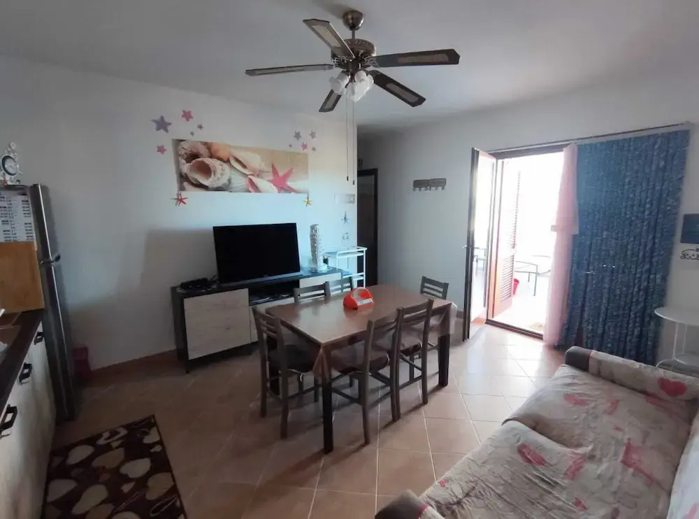 Villa 6 Beds Just Minutes From San Teodoro