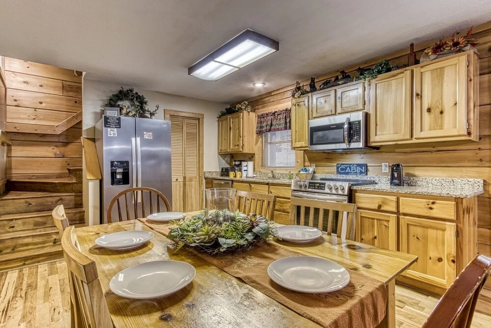 Er203 Living the Dream 4 Bedroom Cabin Close to Town by RedAwning