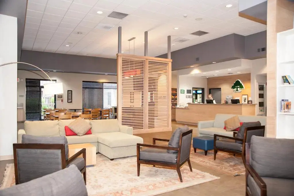 GreenTree Inn & Suites Phoenix Sky Harbor