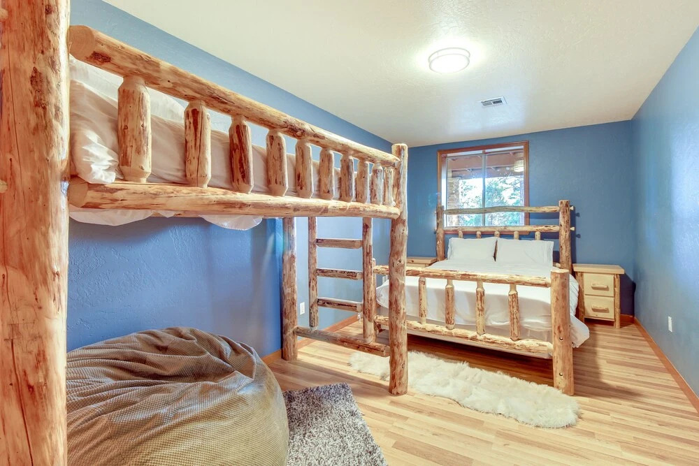 Dreamy Deck: Show Low Cabin on Over 2 Acres!