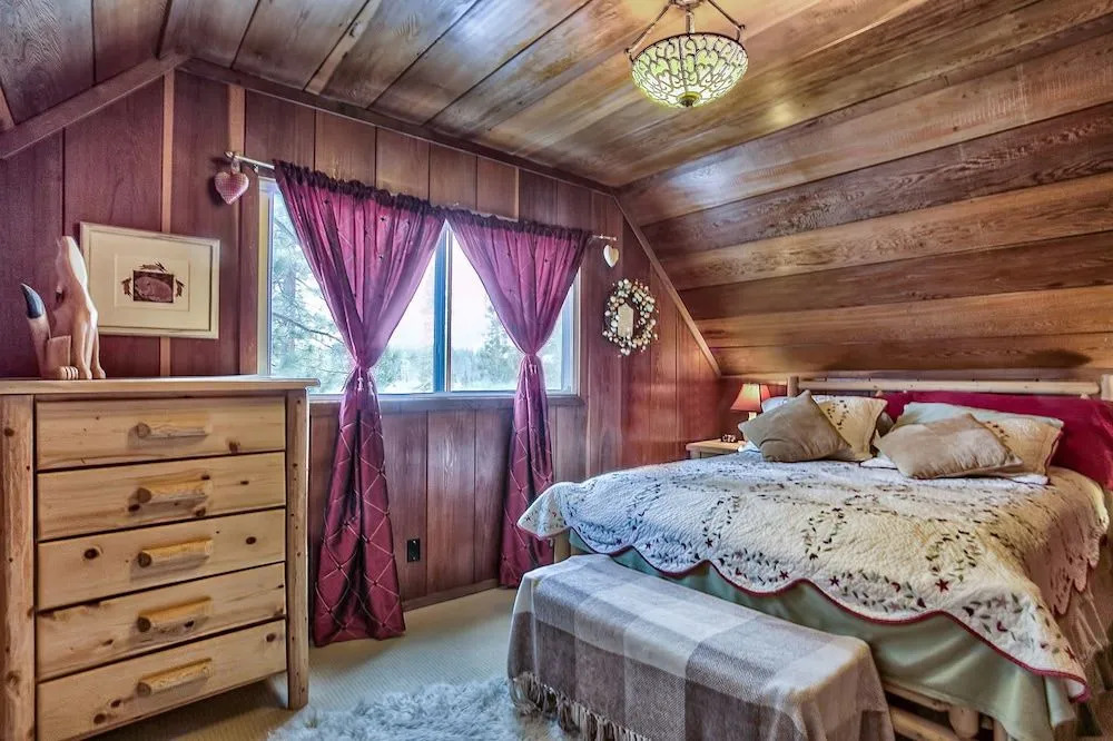 Meadow View 764S - 2 Br cabin by RedAwning
