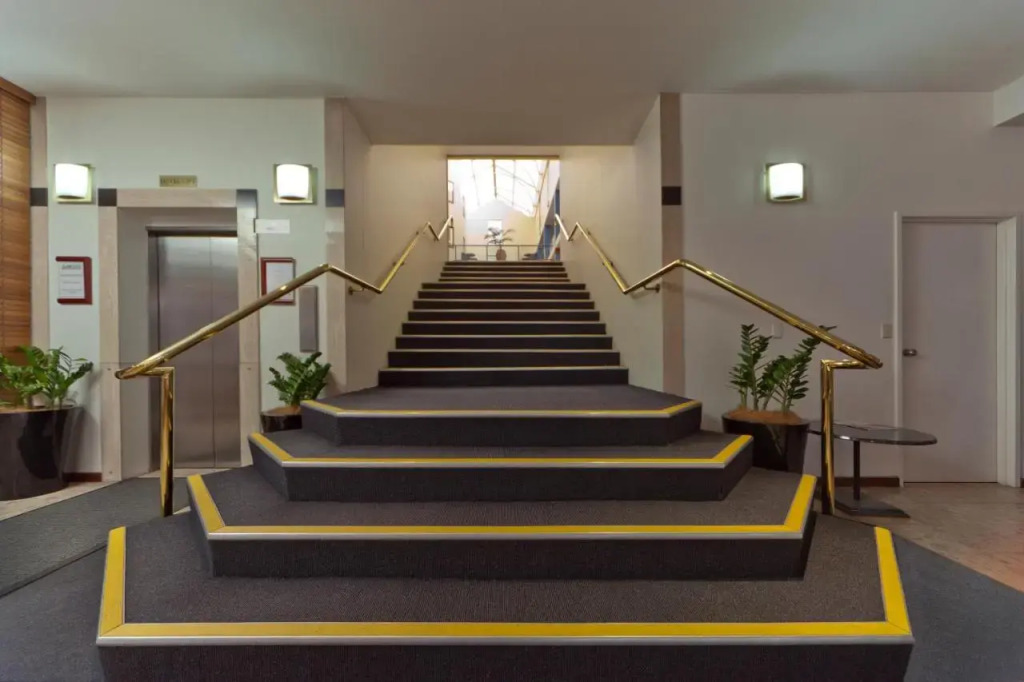 Comfort Inn And Suites Capital Executive