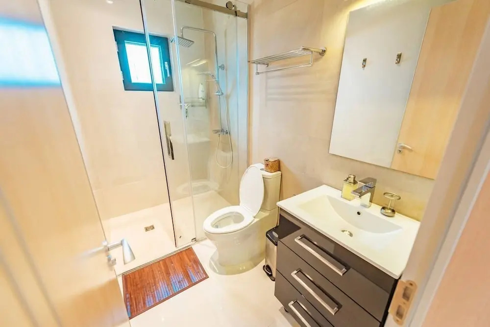 Waykiri Luxury Apartment, Unit A-13