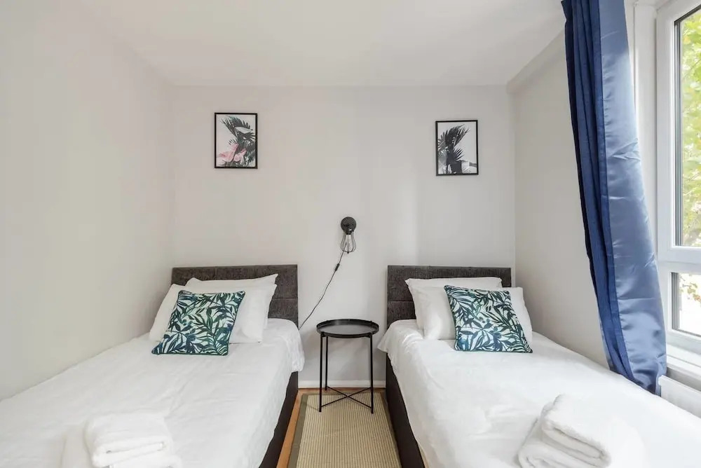 Stunning 2BR Flat Near Burgess Park W/garden