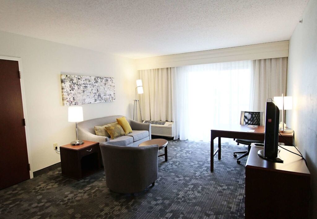 Courtyard by Marriott Cincinnati Airport