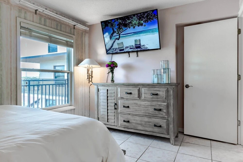 Siesta Breakers Penthouse on the Beach