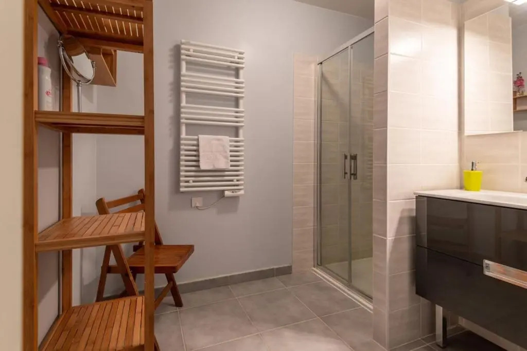 Apartment with balcony near downtown