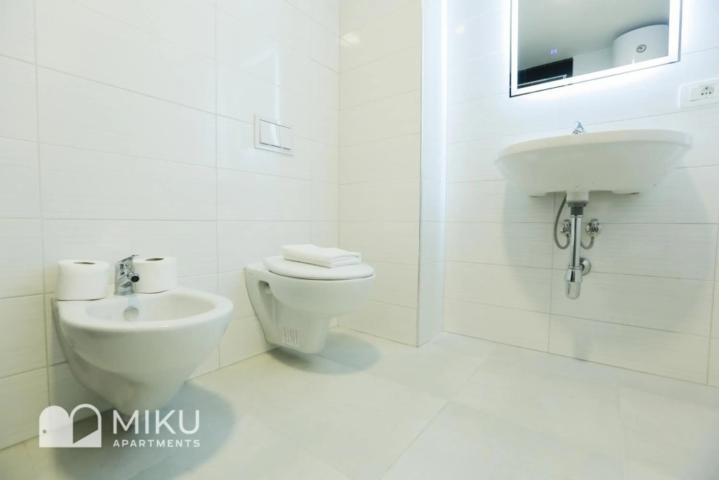 Miku Apartment - Vibrant 1Bd Apartment Near the Lake