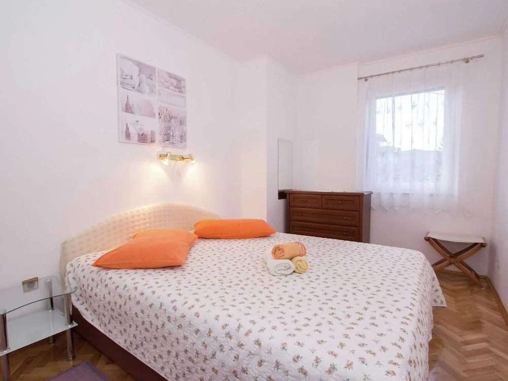 Modern Apartment in Slatine with Terrace