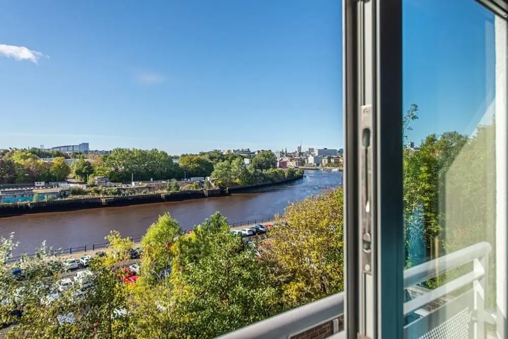 Luxury River Views - 2 Bed Apartment