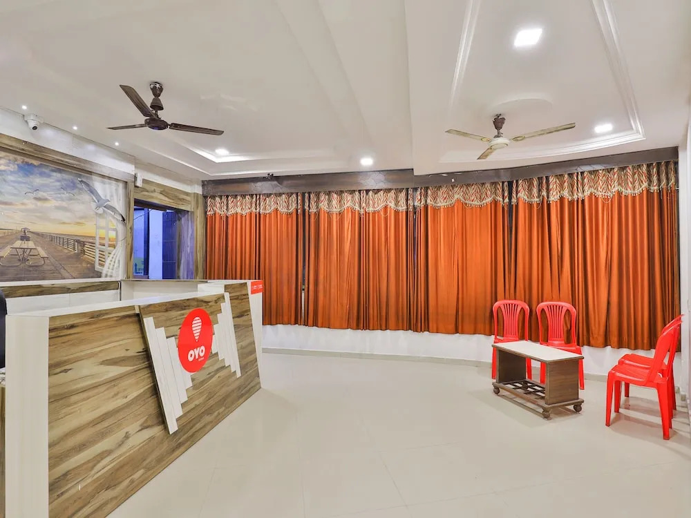 OYO 13141 Aniket Inn