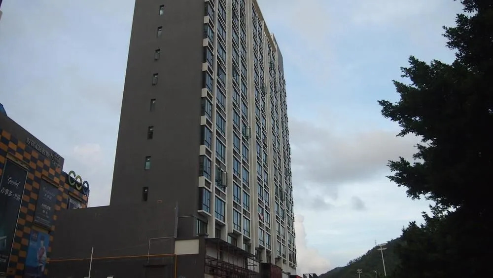Yujiahui Characteristic Theme Apartment