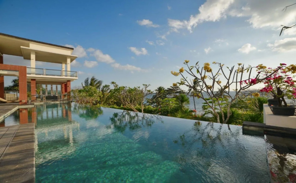 Rajavilla Lombok Resort - Seaside Serenity