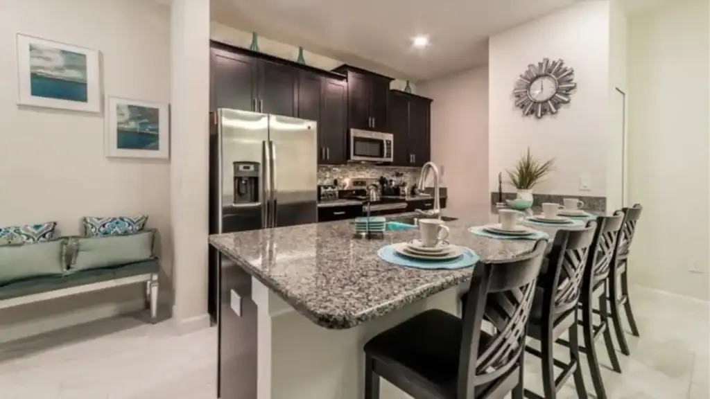 5 Bedrooms 4 Bathrooms Storey Lake 3101 Pp