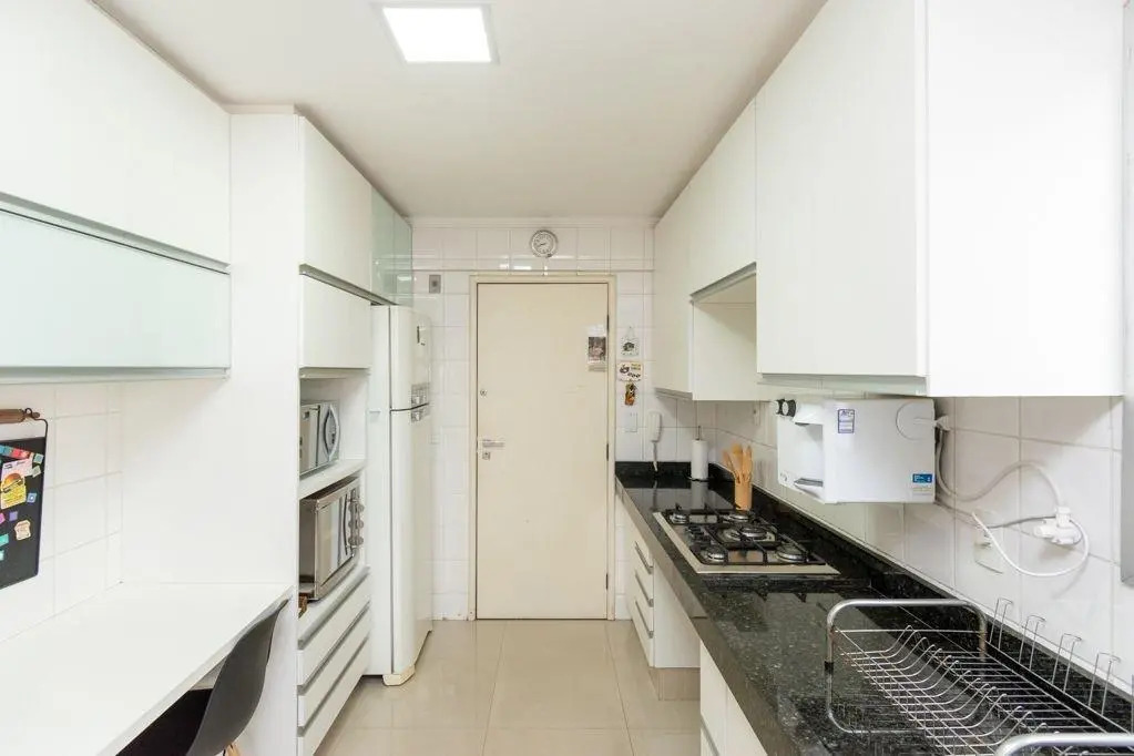 Apartamento de 3 quartos no Setor Bueno - Wi-fi - Garagem - DOM302