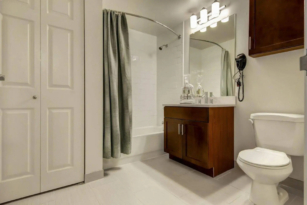 Global Luxury Suites at Seaside Way