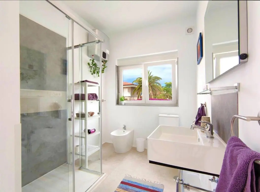 Fantastico 2 - Large Balcony, Free Parking, air Conditioning, Free Netflix, BBQ