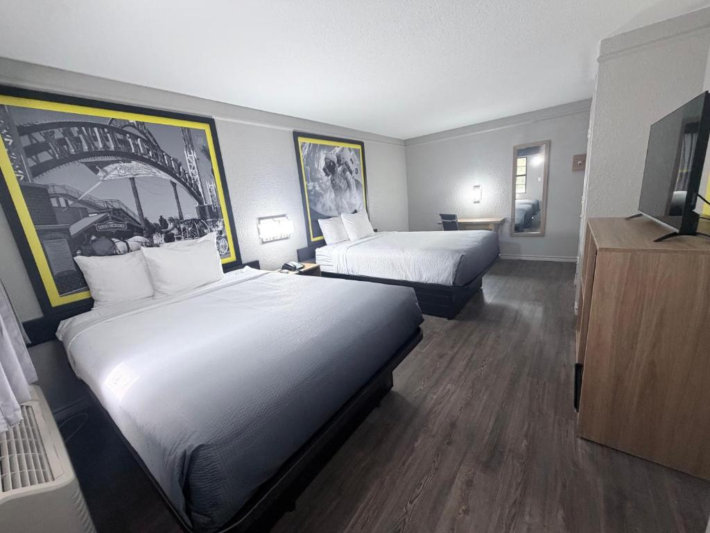 Super 8 By Wyndham Nacogdoches Near University