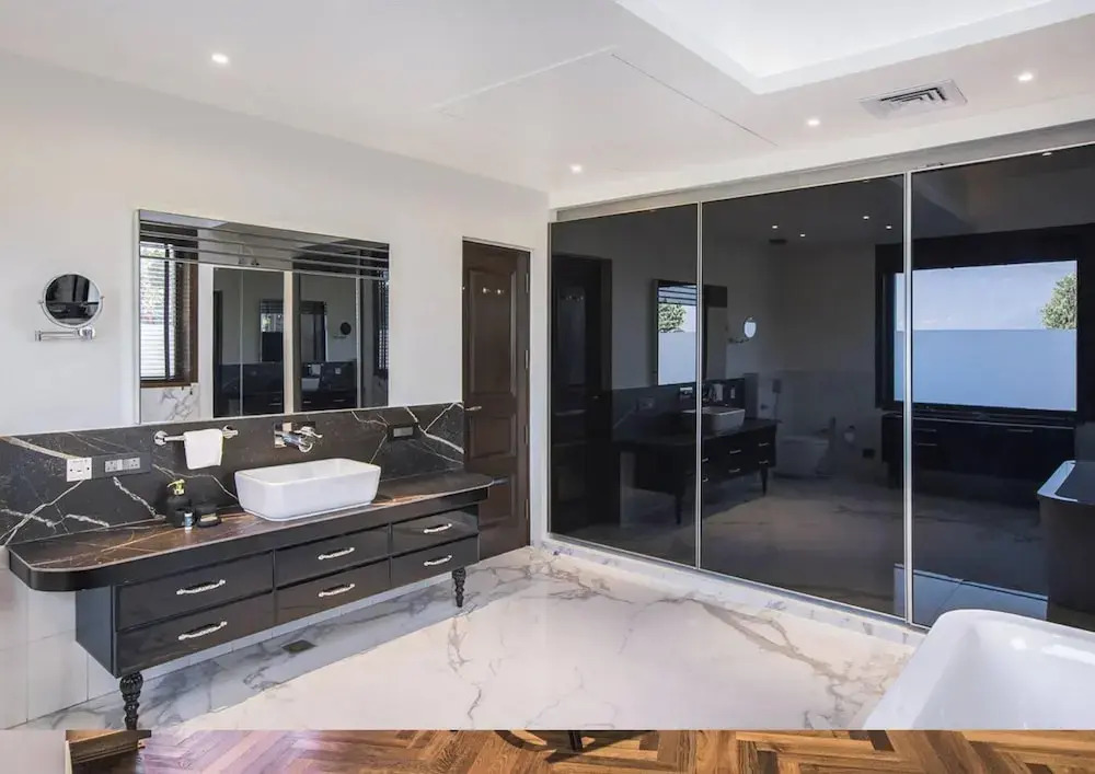 A Majestic Luxurious Villa Overlooking The Ganges