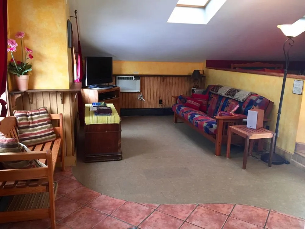 Mistisos Place
