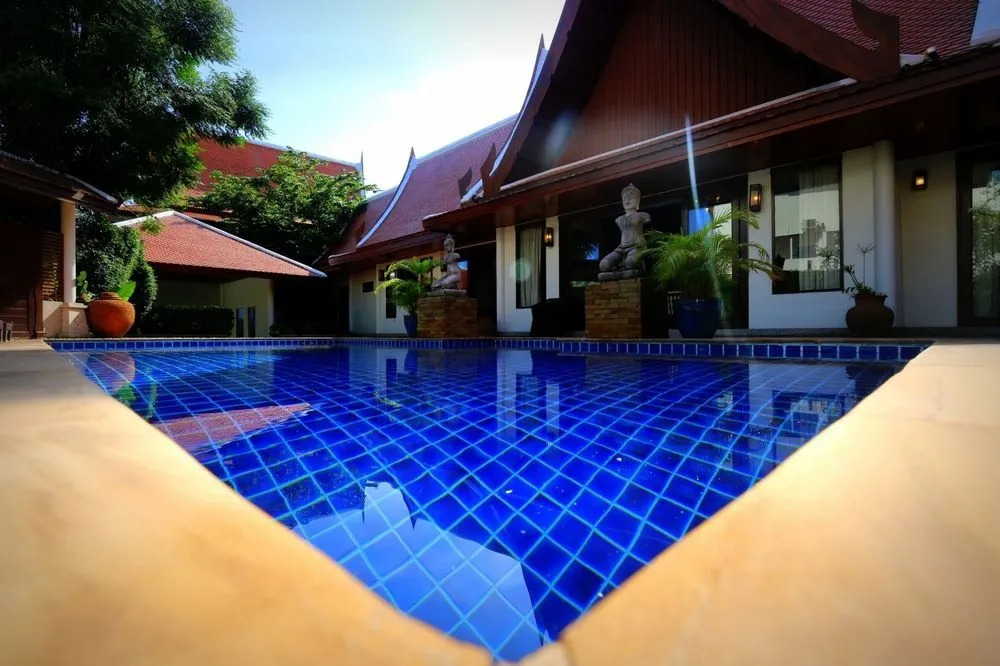 Sirinthara Villa 4 bed pool Nai Harn