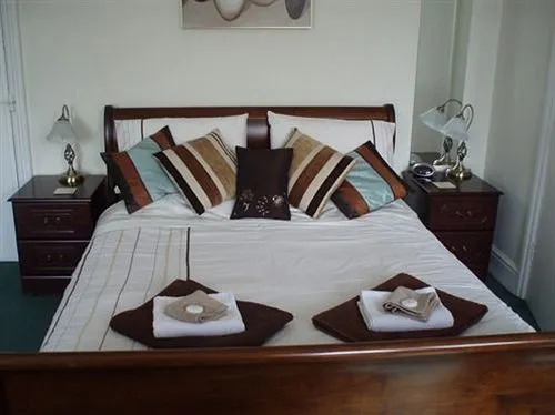 Roslyn House