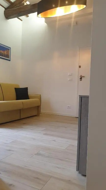 Snc1018 Modern Boutique Apartment