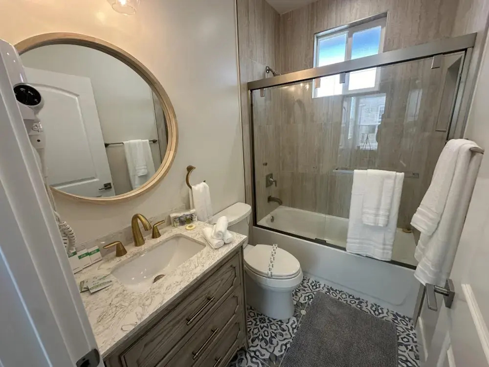 NEW 2BR House IN Glendale Built in 2024 With Garage Private Patio p77