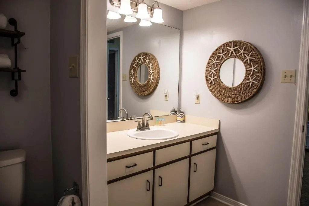 Beautiful 3 Bedroom BEACHFRONT Condo (F3) - Sleeps 10