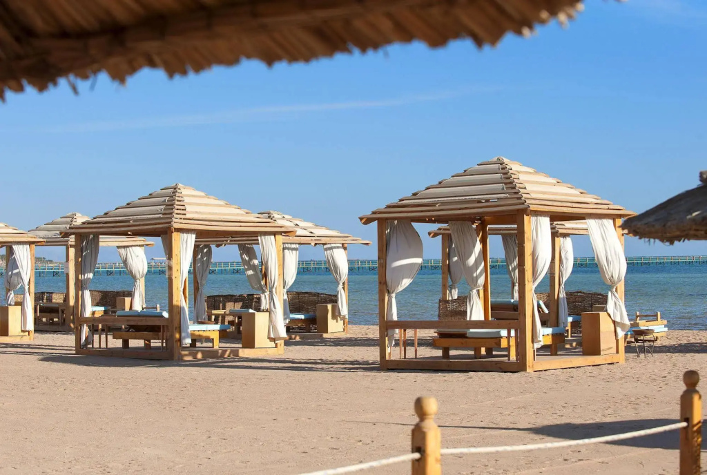 Amwaj Oyoun Resort
