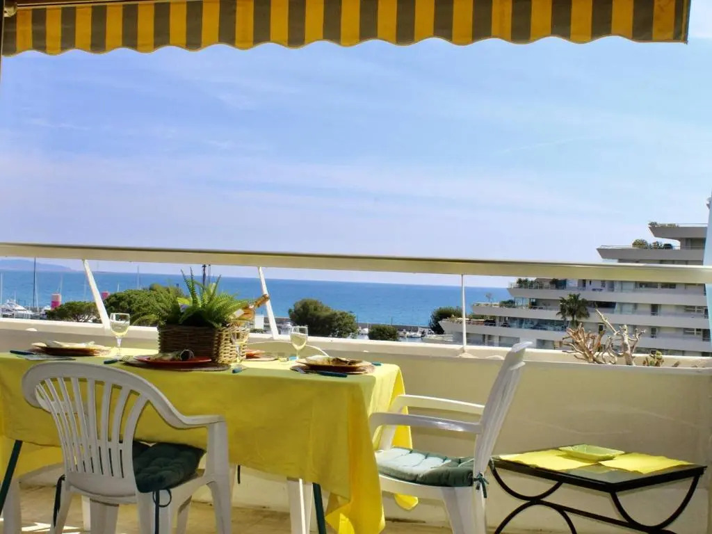 Appartement Villeneuve-Loubet, 2 pièces, 4 personnes - FR-1-252A-33